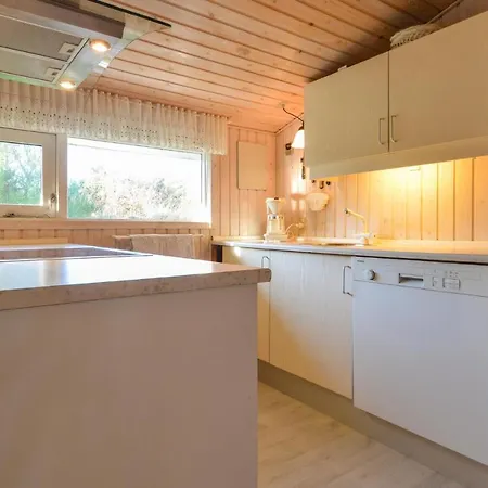 Beautiful In W/ 3 Bedrooms *