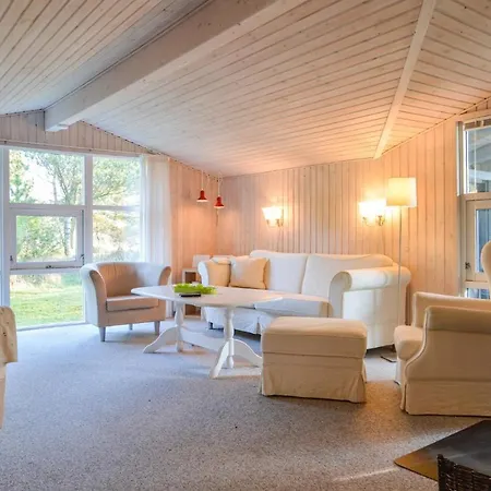 Beautiful In W/ 3 Bedrooms