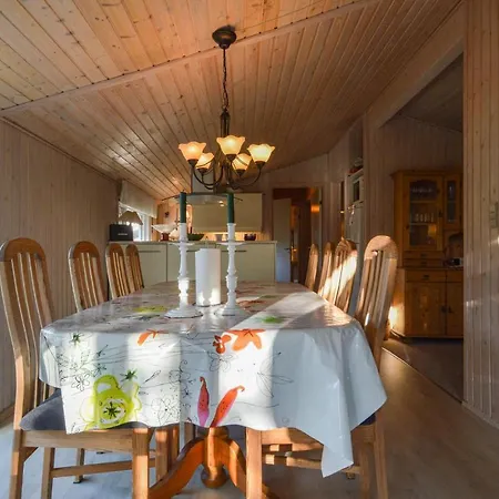 Beautiful In W/ 3 Bedrooms